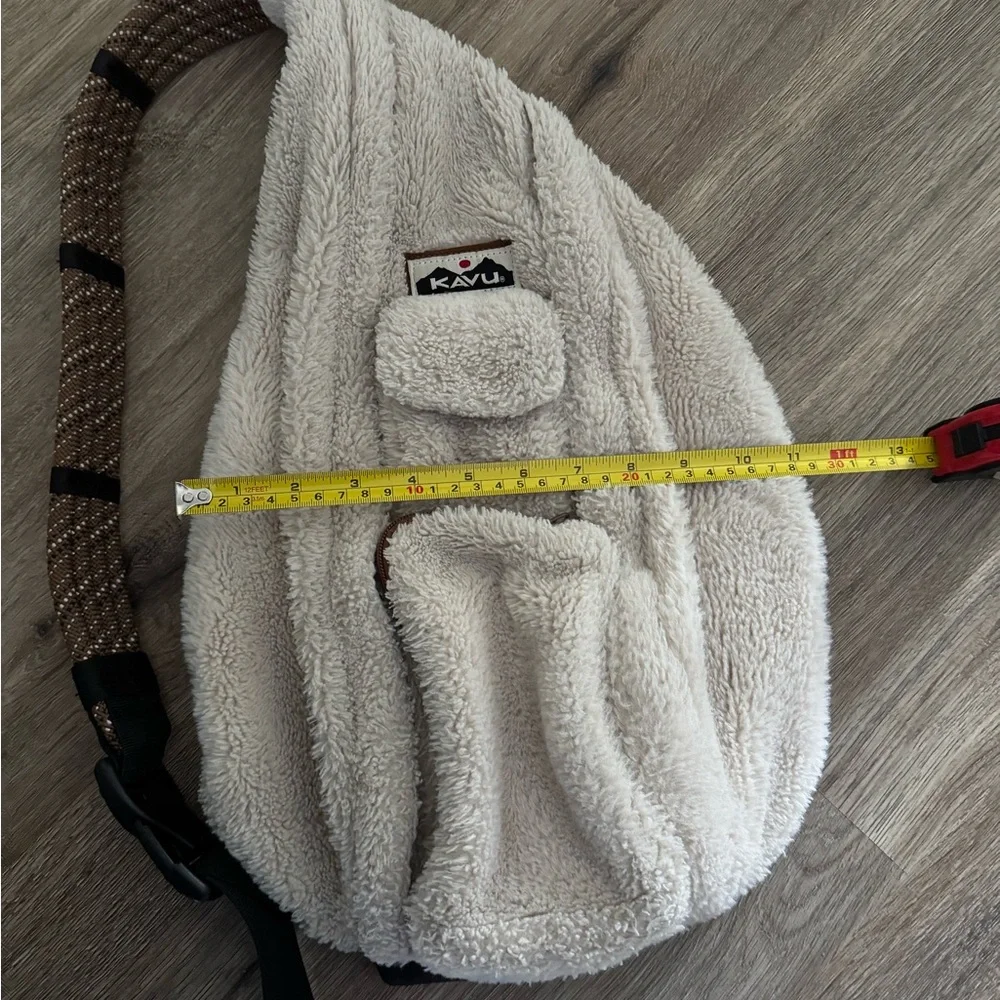 KAVU original Sherpa fuzz snug Cream Sling Bag